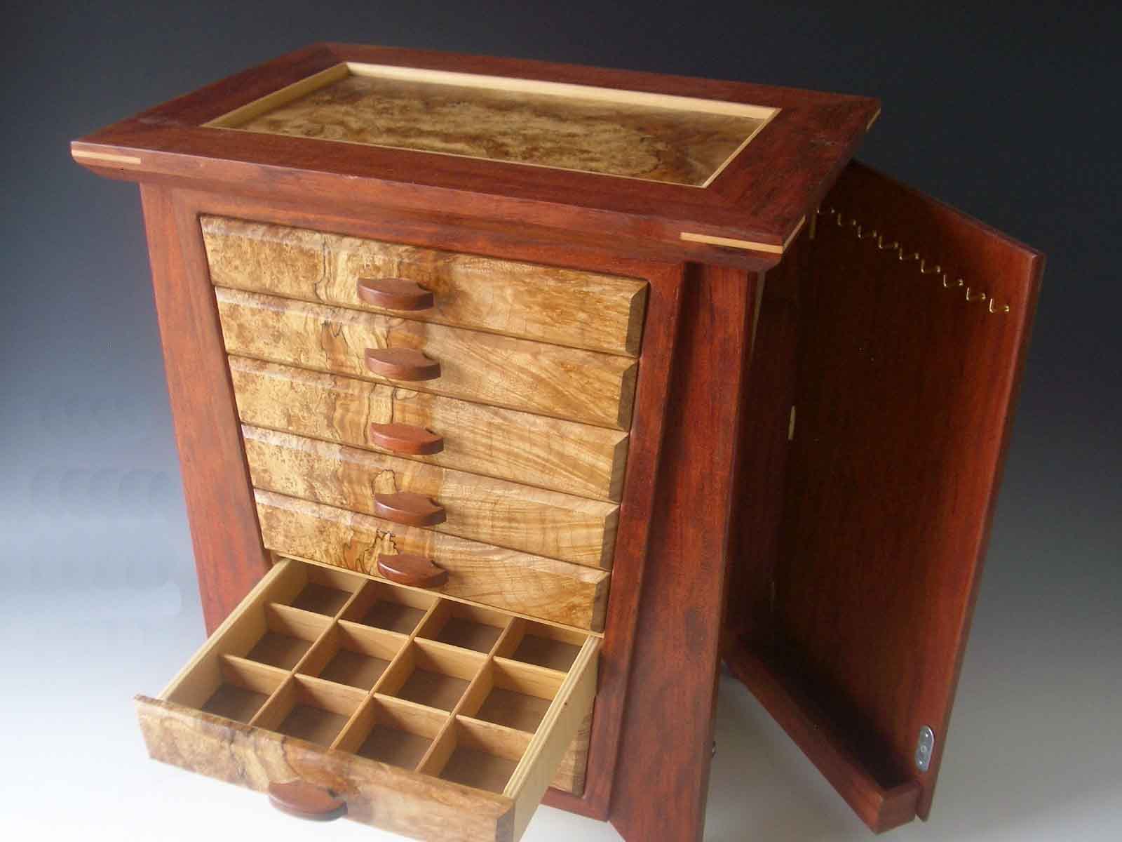 Handmade Jewelry Boxes: Unique Gifts for Women